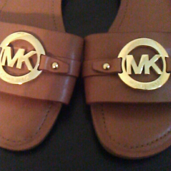 Micheal Kors Sandals - Picture 3 of 3